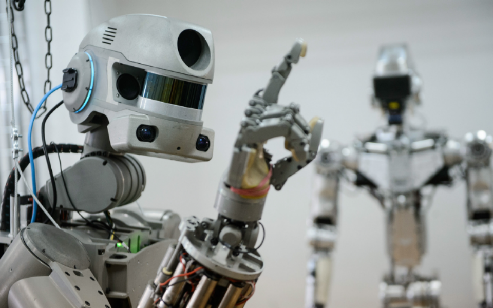 Thumbnail for “Regulação dos robôs vai exigir quebra de paradigma ontológico e epistemológico”